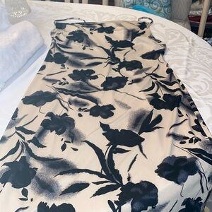 Newport News maxi dress in Tan and Black size 16